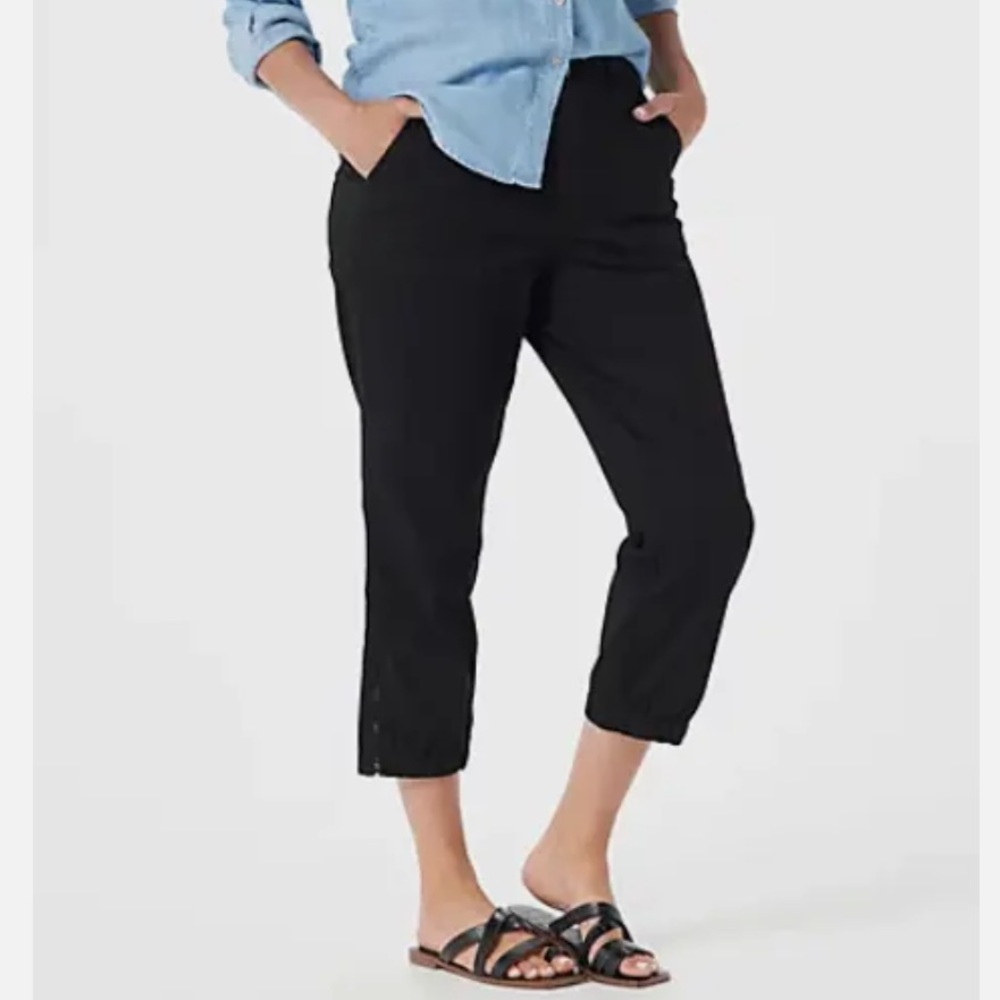 Lisa Rinna - Capri Cropped Twill Cargo Jogger Pants - Black